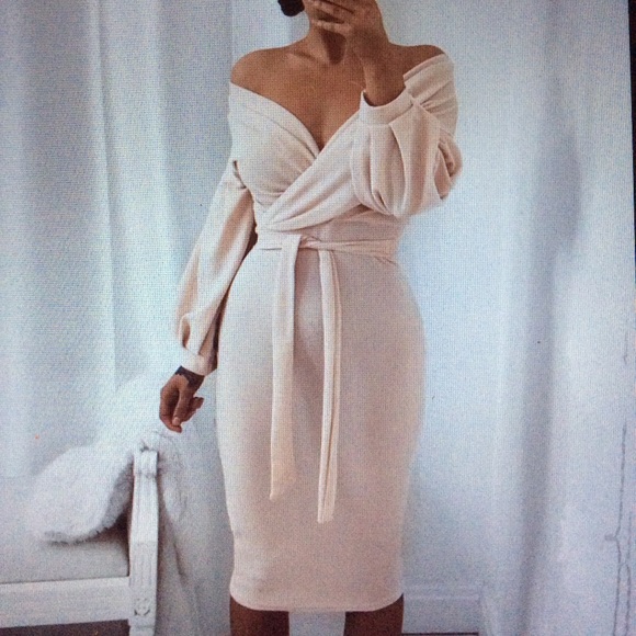 off the shoulder twisted waist dress